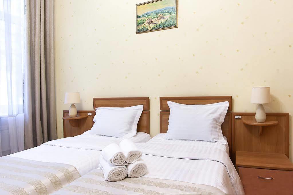 Centrooms Kropivnizkogo Mini-Hotel Kijev Kültér fotó